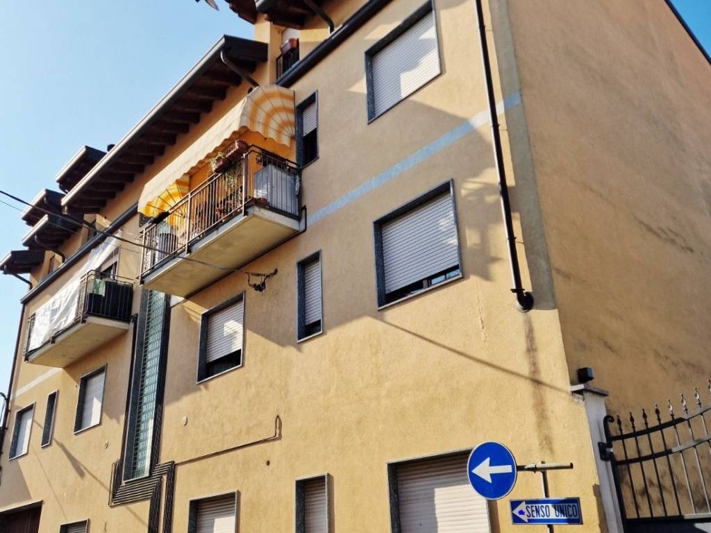 appartamento in vendita a Cesano Maderno in zona Binzago