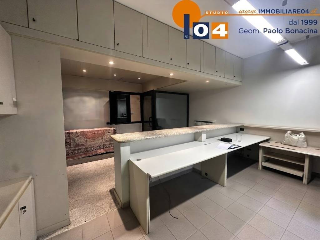 casa indipendente in vendita a Cesano Maderno in zona Binzago