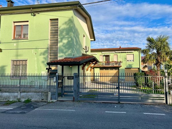 appartamento in vendita a Cesano Maderno in zona Binzago