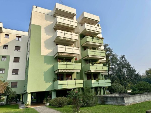 appartamento in vendita a Cesano Maderno in zona Cassina Savina