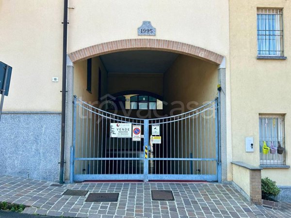 locale commerciale in vendita a Cogliate