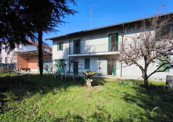 casa indipendente in vendita a Cogliate