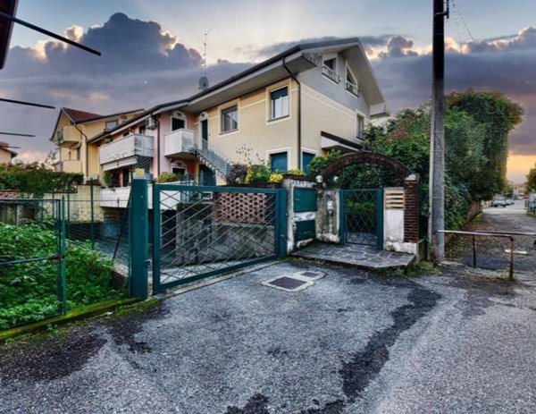 appartamento in vendita a Cogliate