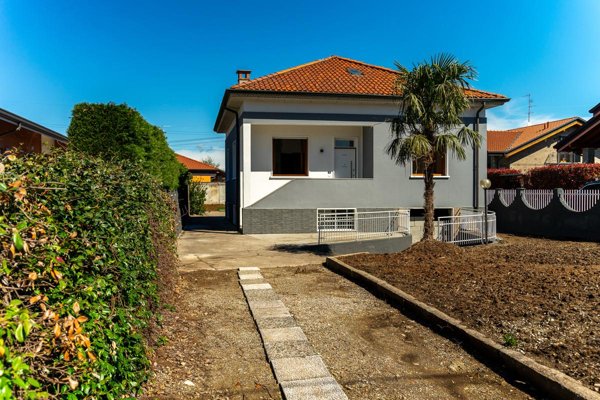 casa indipendente in vendita a Cogliate