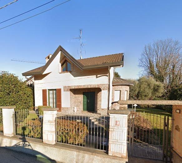 casa indipendente in vendita a Cogliate