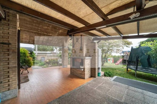 casa indipendente in vendita a Cogliate
