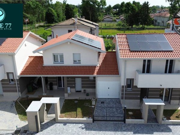 casa indipendente in vendita a Cogliate