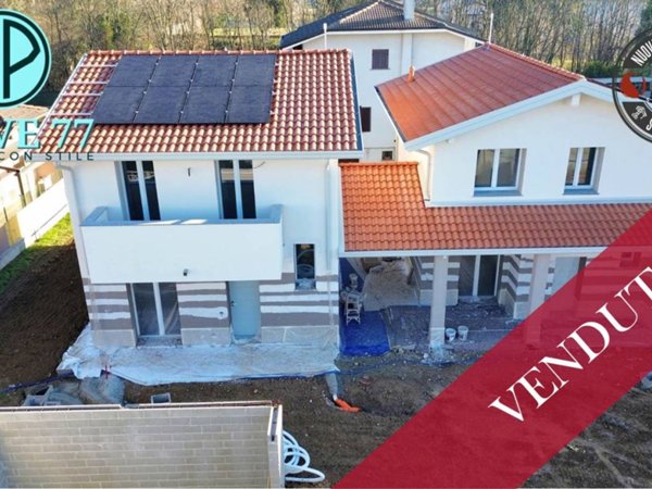casa indipendente in vendita a Cogliate