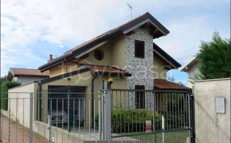 casa indipendente in vendita a Cogliate