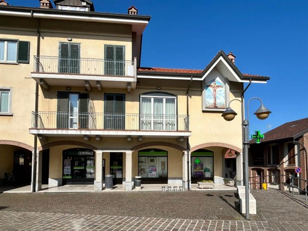 locale di sgombero in vendita a Cogliate