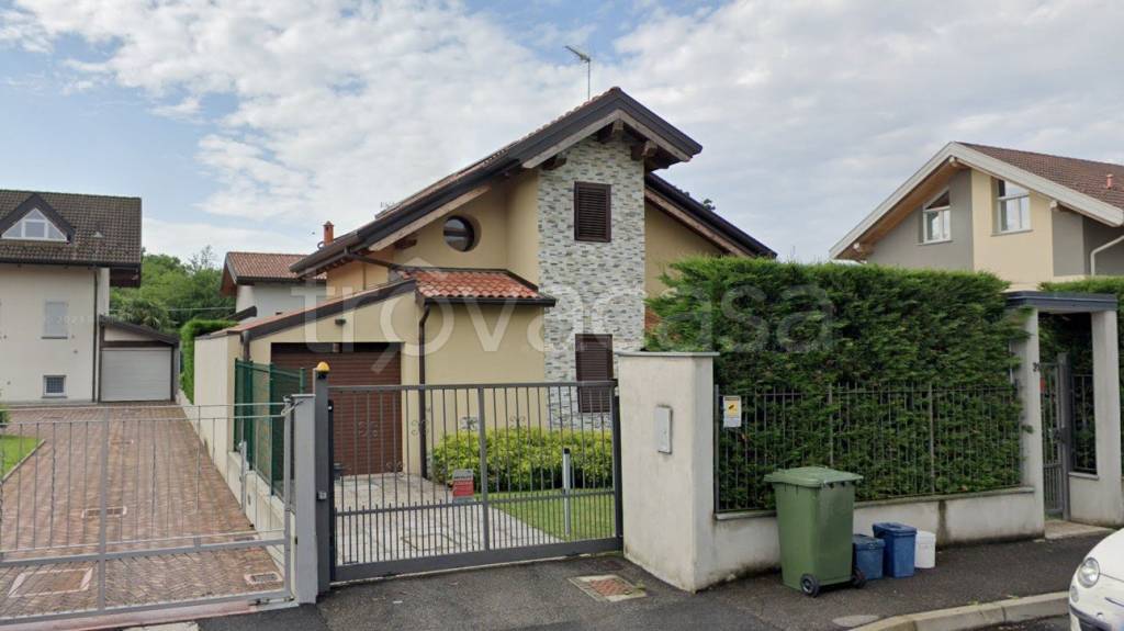 casa indipendente in vendita a Cogliate