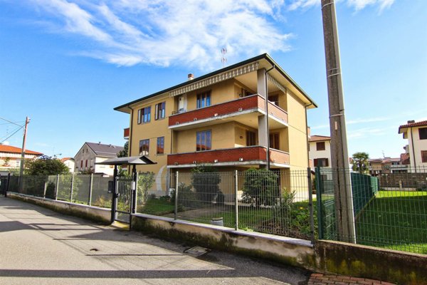 casa indipendente in vendita a Cogliate