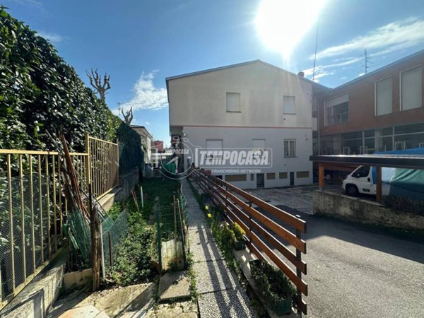 appartamento in vendita a Cogliate