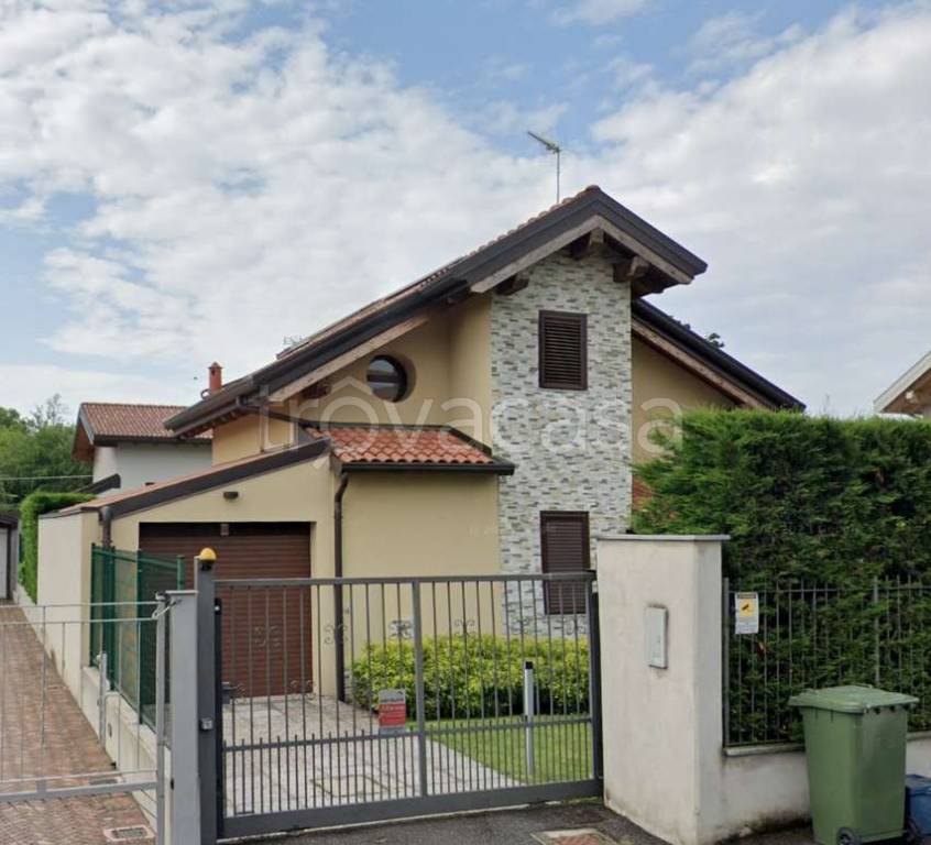 casa indipendente in vendita a Cogliate