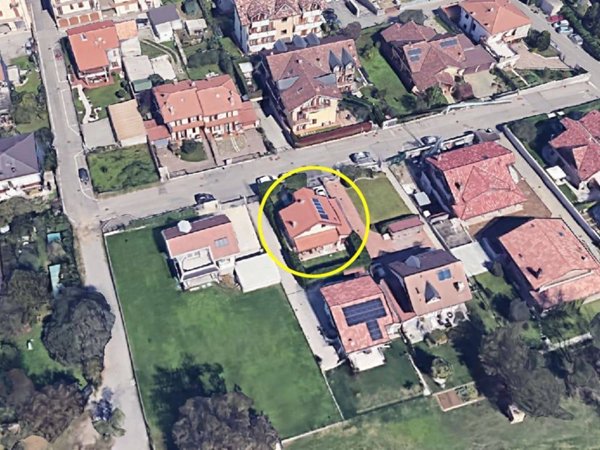 casa indipendente in vendita a Cogliate