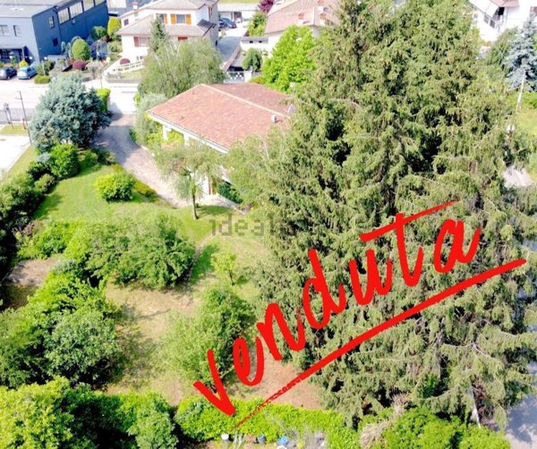 casa indipendente in vendita a Cogliate