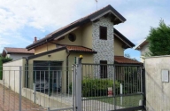 casa indipendente in vendita a Cogliate