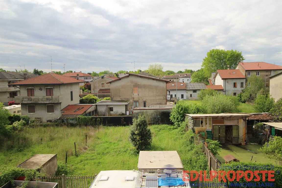 terreno edificabile in vendita a Cogliate