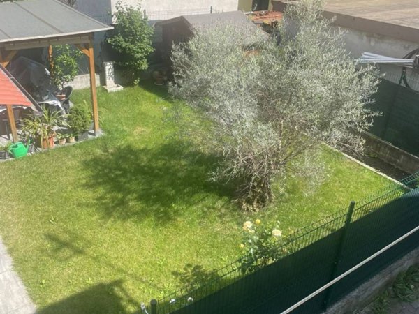 casa indipendente in vendita a Cogliate
