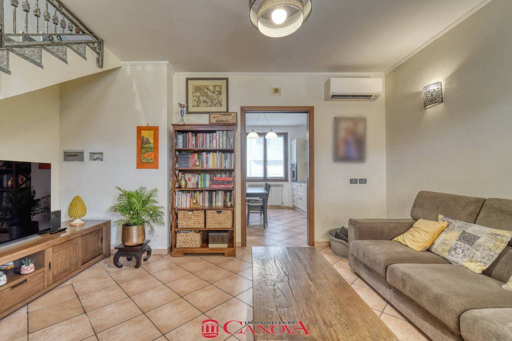casa indipendente in vendita a Cogliate