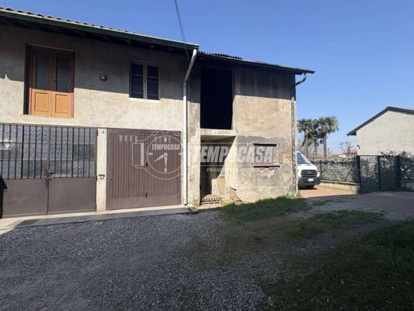 casa indipendente in vendita a Cogliate in zona Cascina Nuova