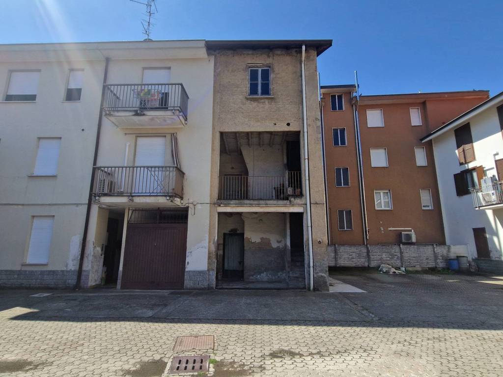 casa indipendente in vendita a Cogliate
