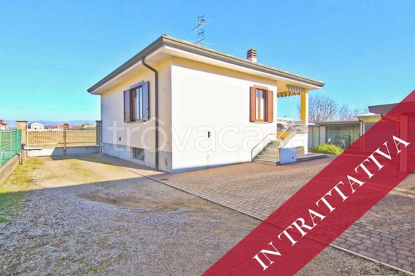 casa indipendente in vendita a Cogliate