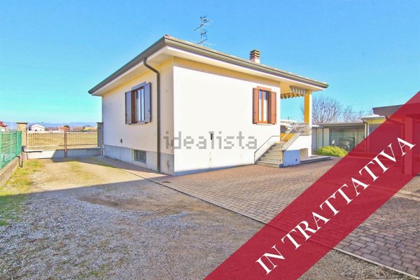 casa indipendente in vendita a Cogliate
