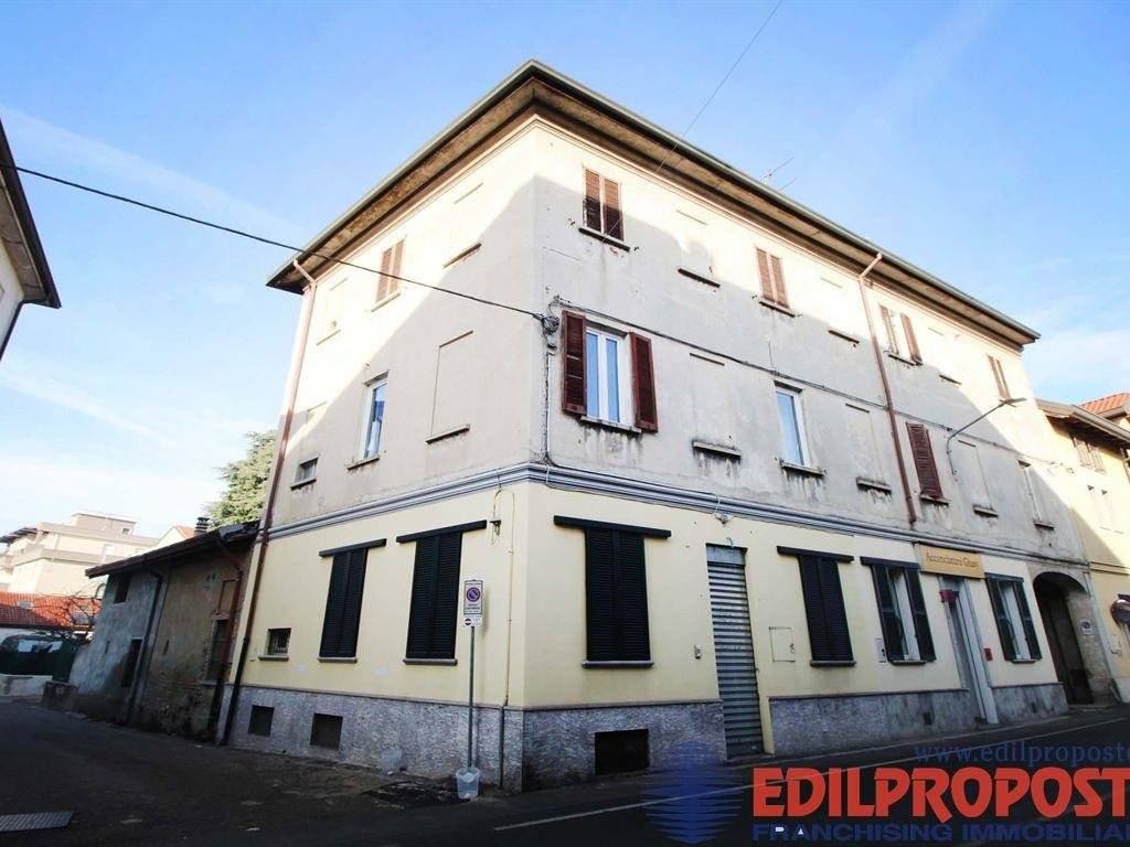 negozio in vendita a Cogliate