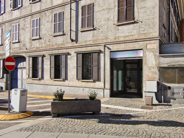 negozio in vendita a Cogliate