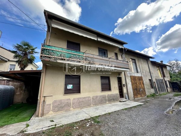 casa indipendente in vendita a Cogliate