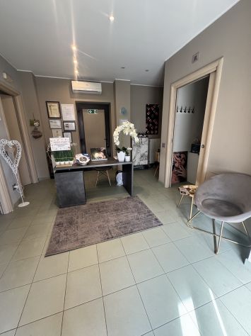 negozio in vendita a Cogliate