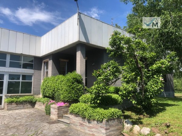 capannone in vendita a Cogliate