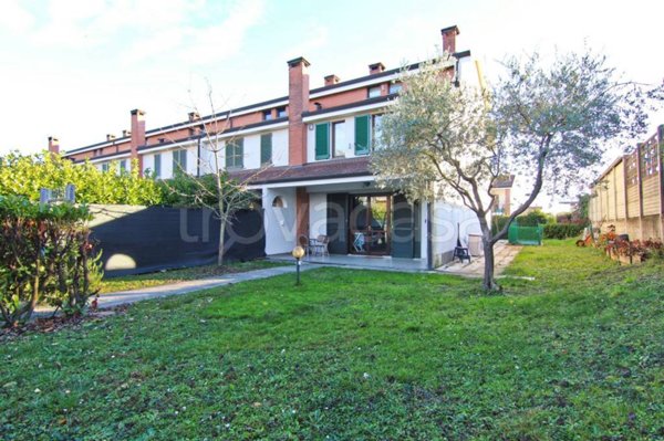casa indipendente in vendita a Cogliate