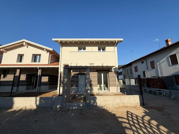 quadrivano in vendita a Cogliate