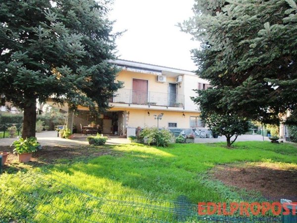 casa indipendente in vendita a Cogliate