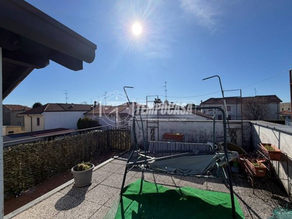 casa indipendente in vendita a Cogliate