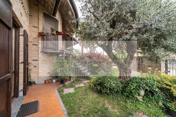 casa indipendente in vendita a Cogliate