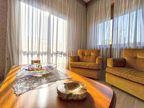 casa indipendente in vendita a Cogliate