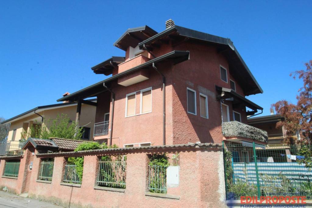 appartamento in vendita a Cogliate