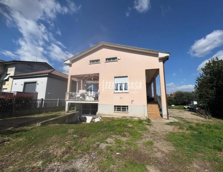 casa indipendente in vendita a Cogliate