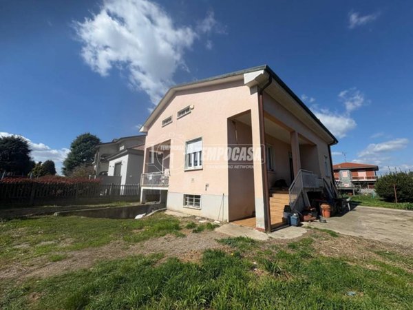 casa indipendente in vendita a Cogliate