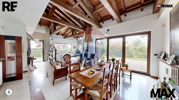 casa indipendente in vendita a Cogliate