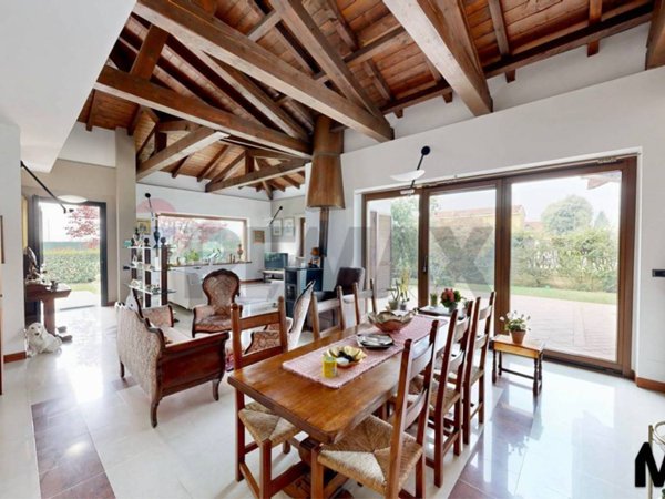 casa indipendente in vendita a Cogliate