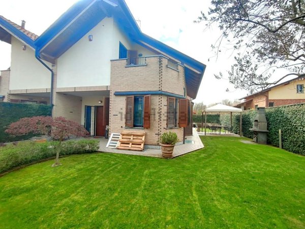 casa indipendente in vendita a Cogliate