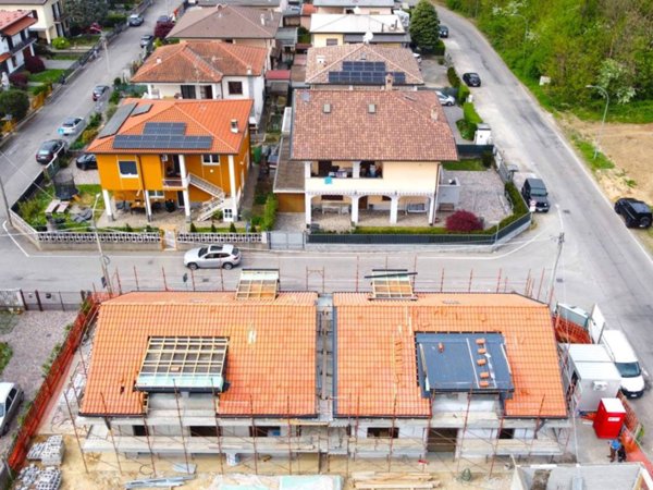 casa indipendente in vendita a Cogliate
