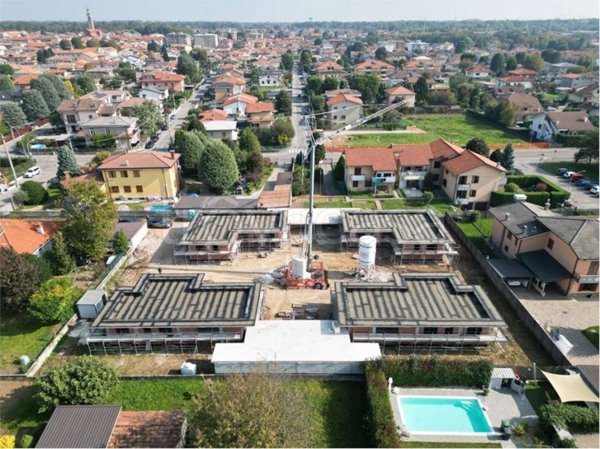 casa indipendente in vendita a Cogliate