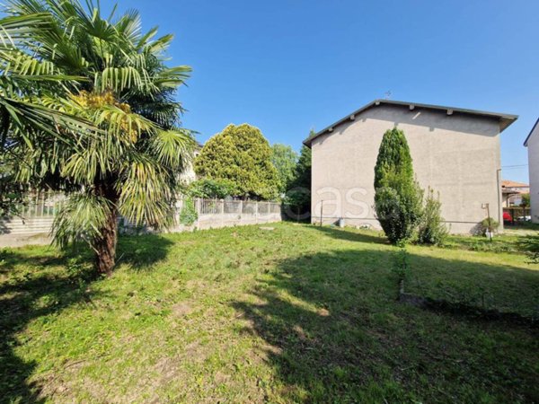 casa indipendente in vendita a Cogliate