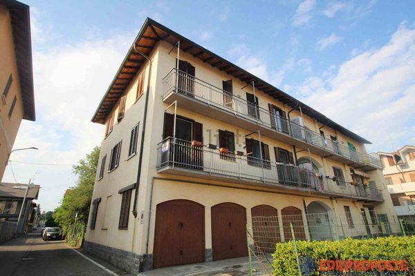 appartamento in vendita a Cogliate in zona Cascina Nuova