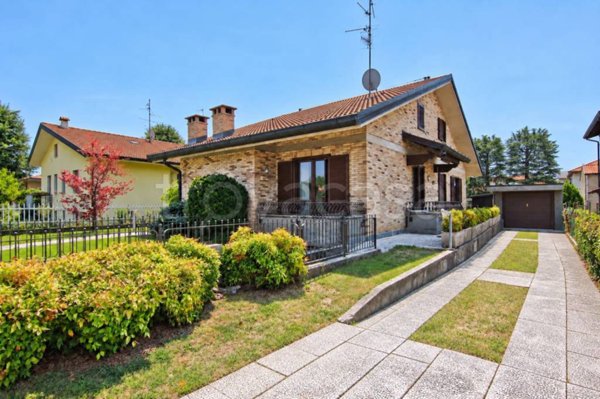 casa indipendente in vendita a Cogliate in zona Cascina Nuova